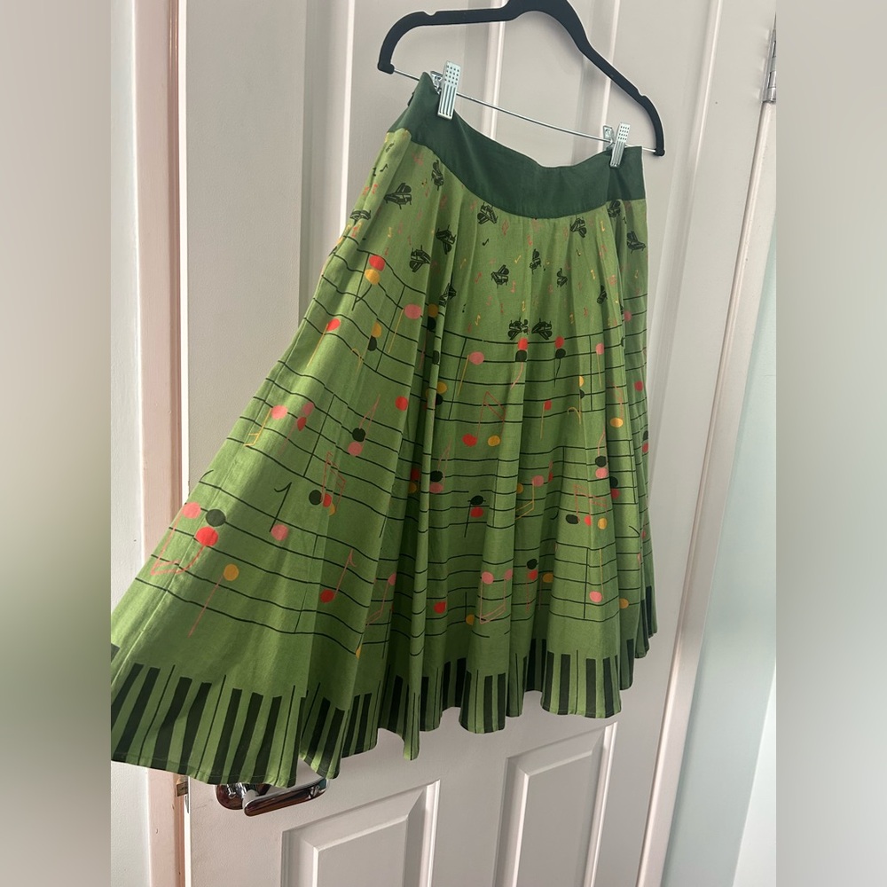 Viola Green Musical Note Skirt - Picture 5 of 5